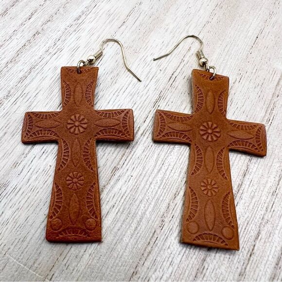 Textured intricate cross lightweight dangle drop earrings - Picture 1 of 5